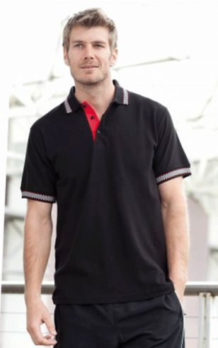 Heren poloshirt met randje in finish vlag motief